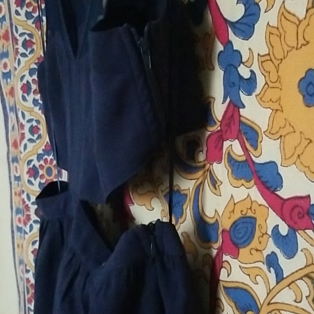 Cut-Out Dress - Picture 6 of 8
